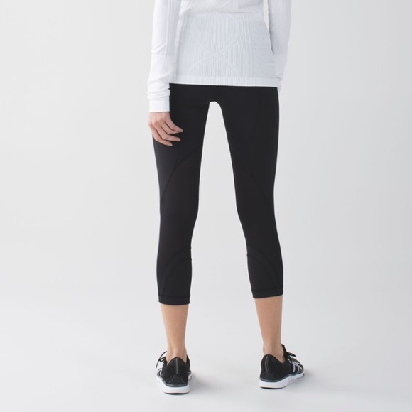 lululemon athletica Pants - Lululemon crop leggings